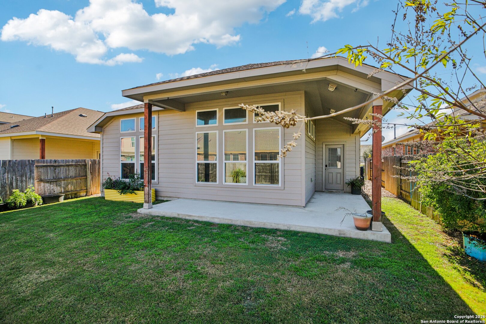 732 Bonnet Blvd