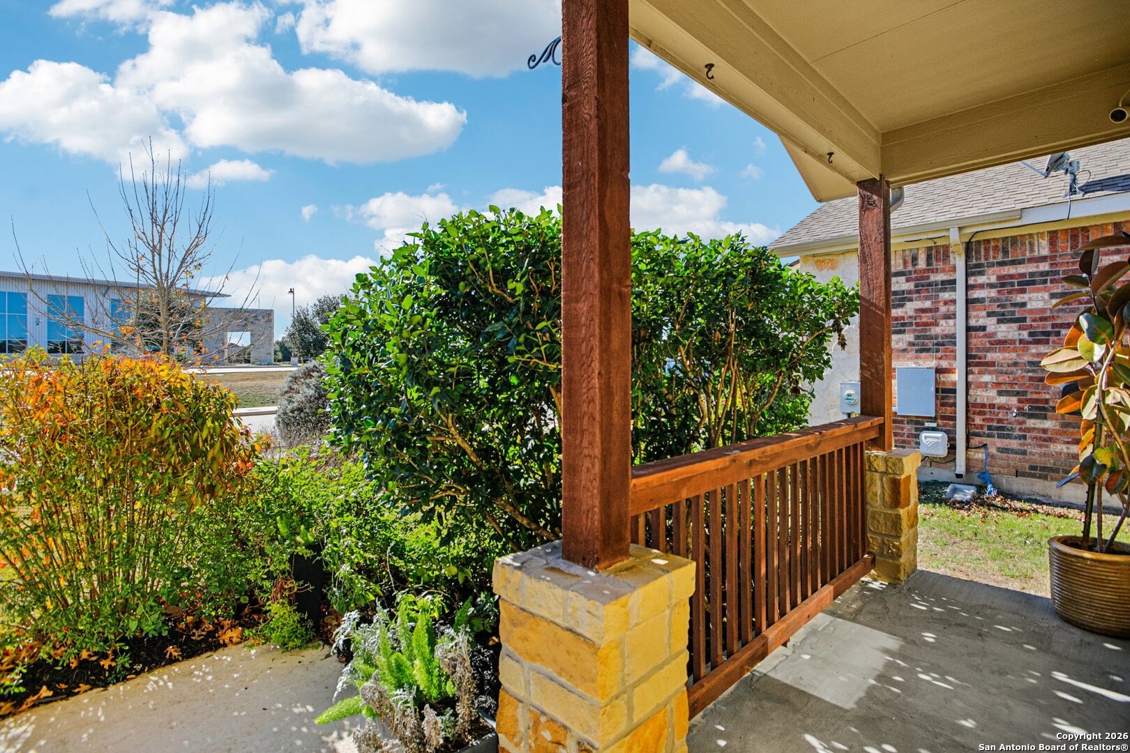 732 Bonnet Blvd