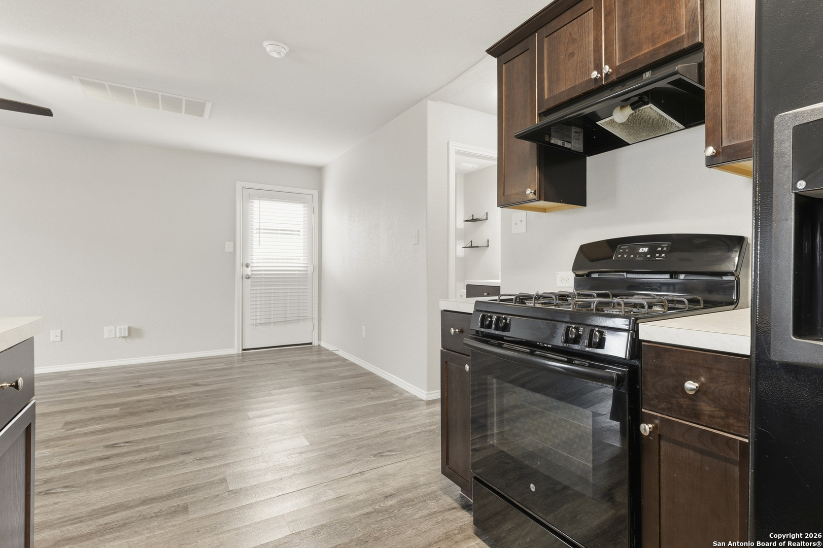 5915 Lady Ln.