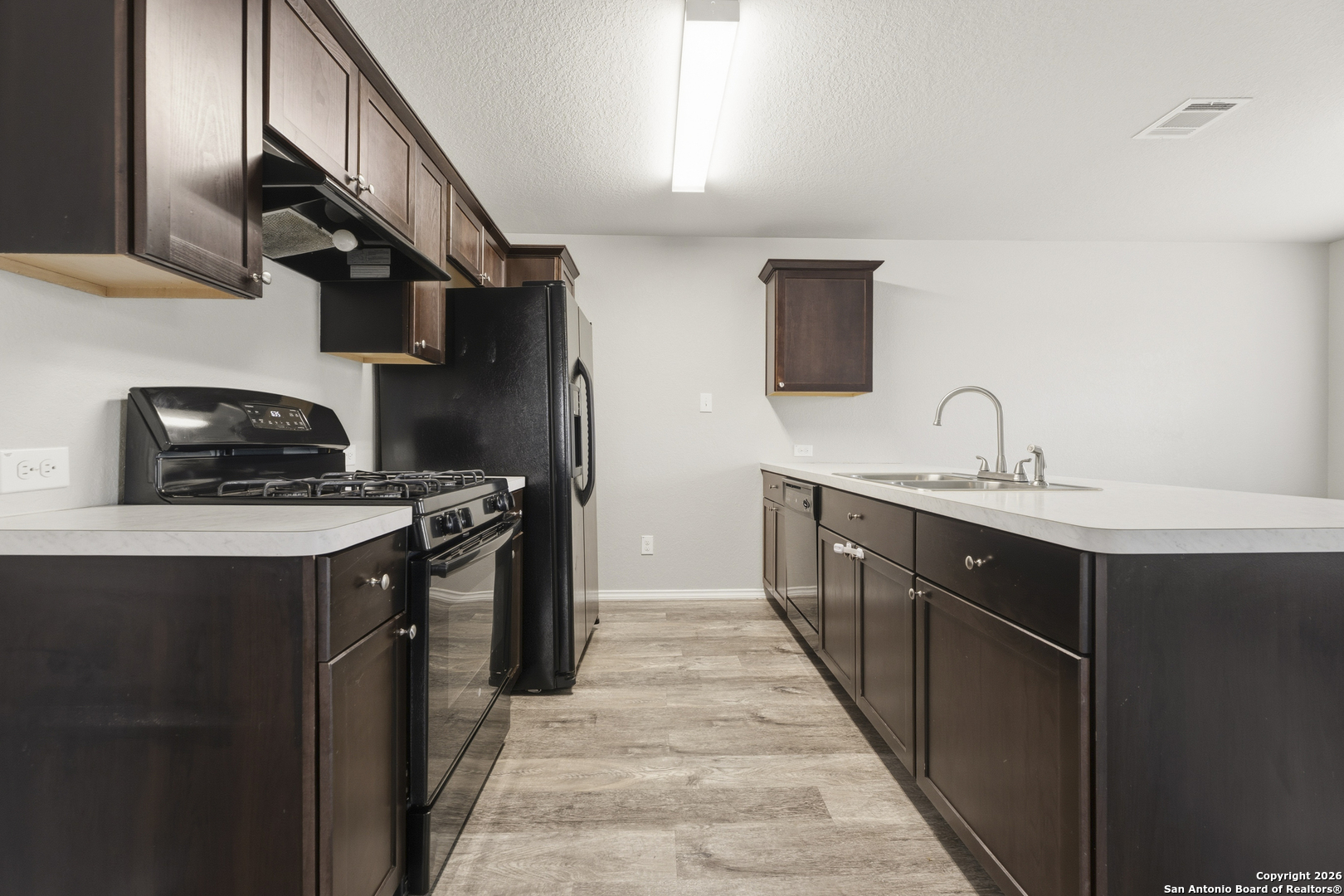 5915 Lady Ln.