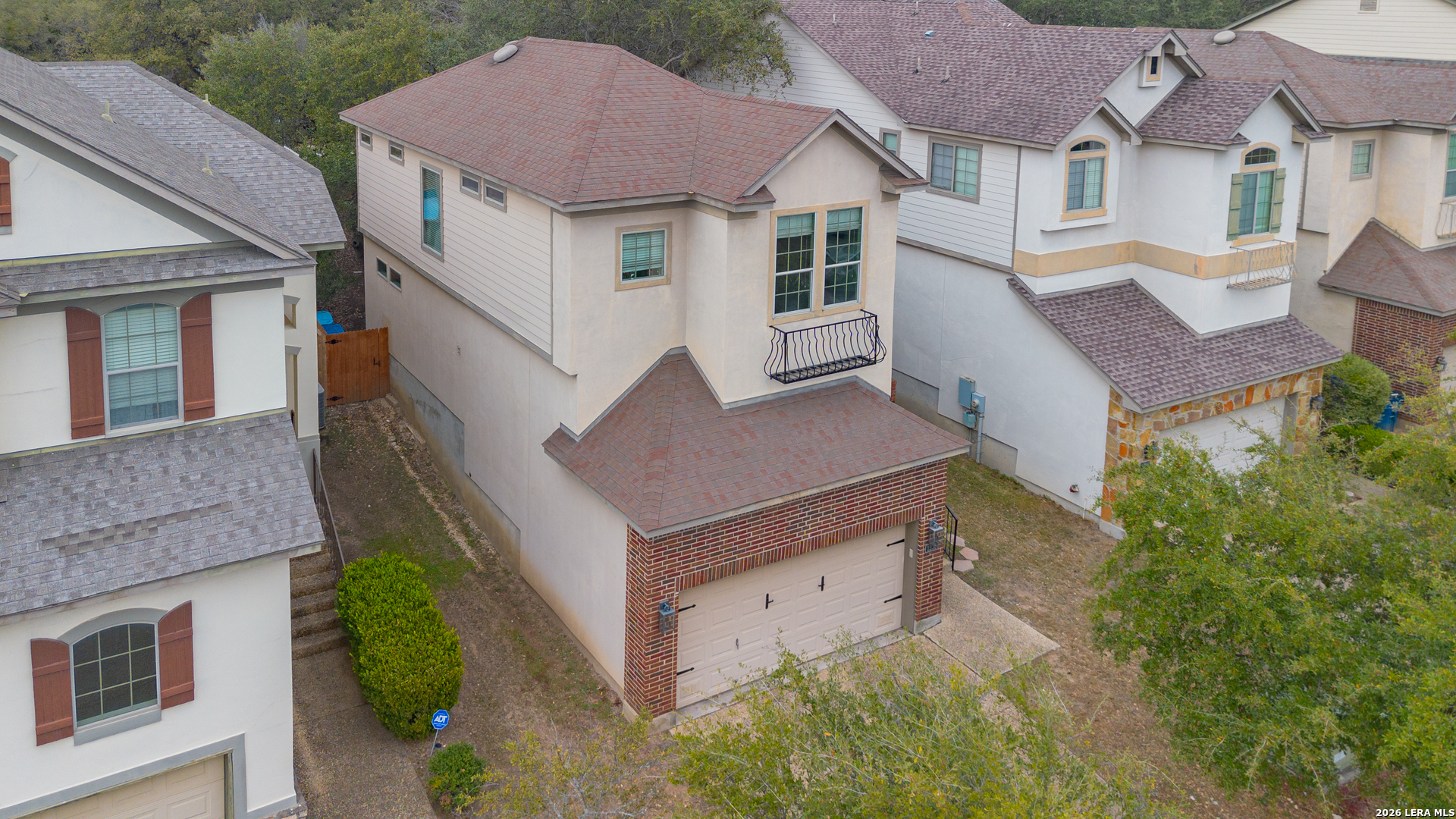 1235 Nicholas Manor
