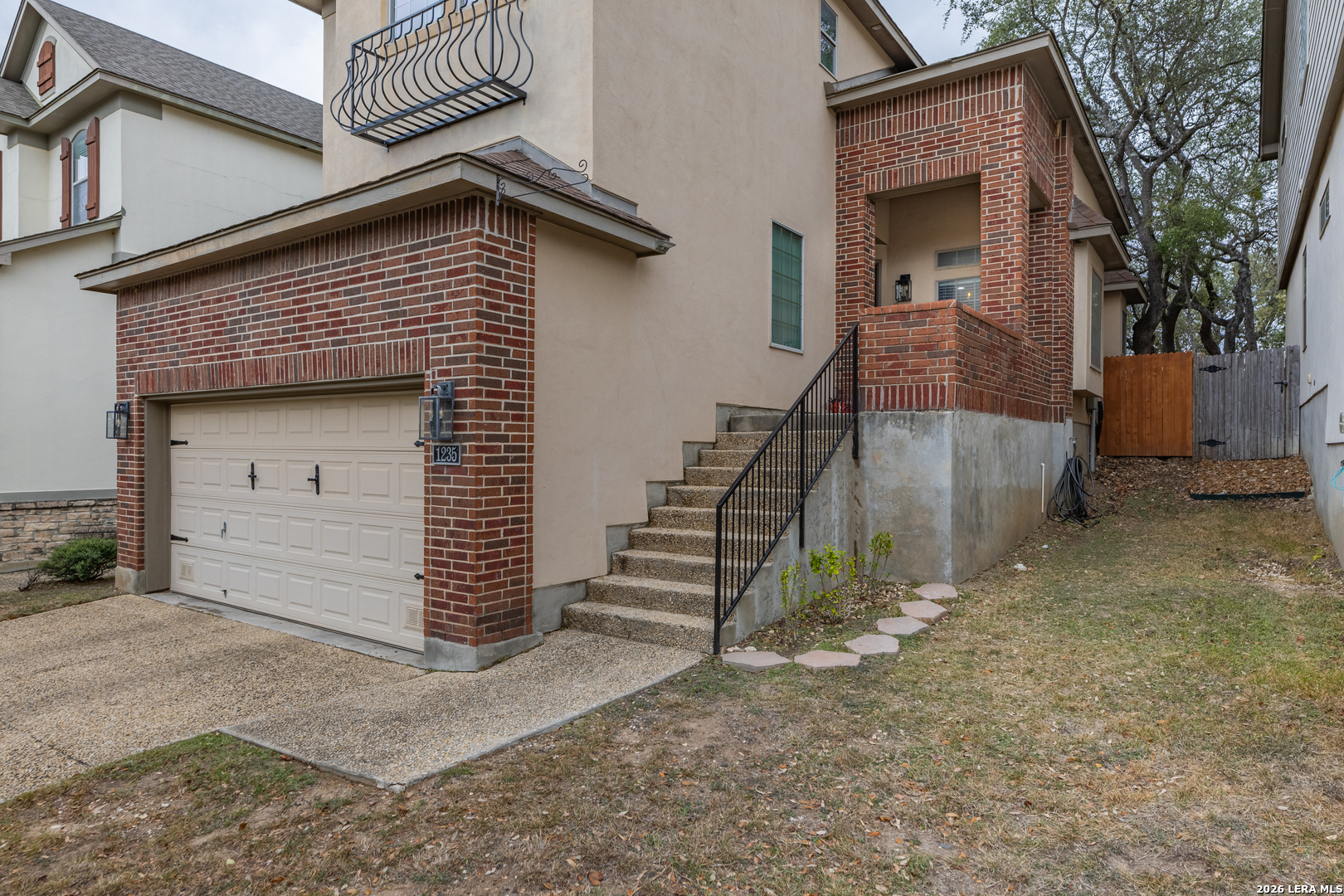 1235 Nicholas Manor