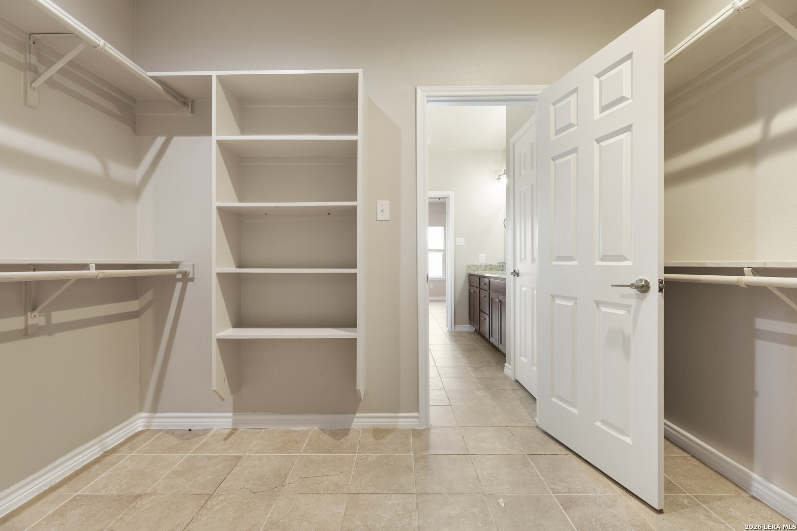 200 Lakeview Cir