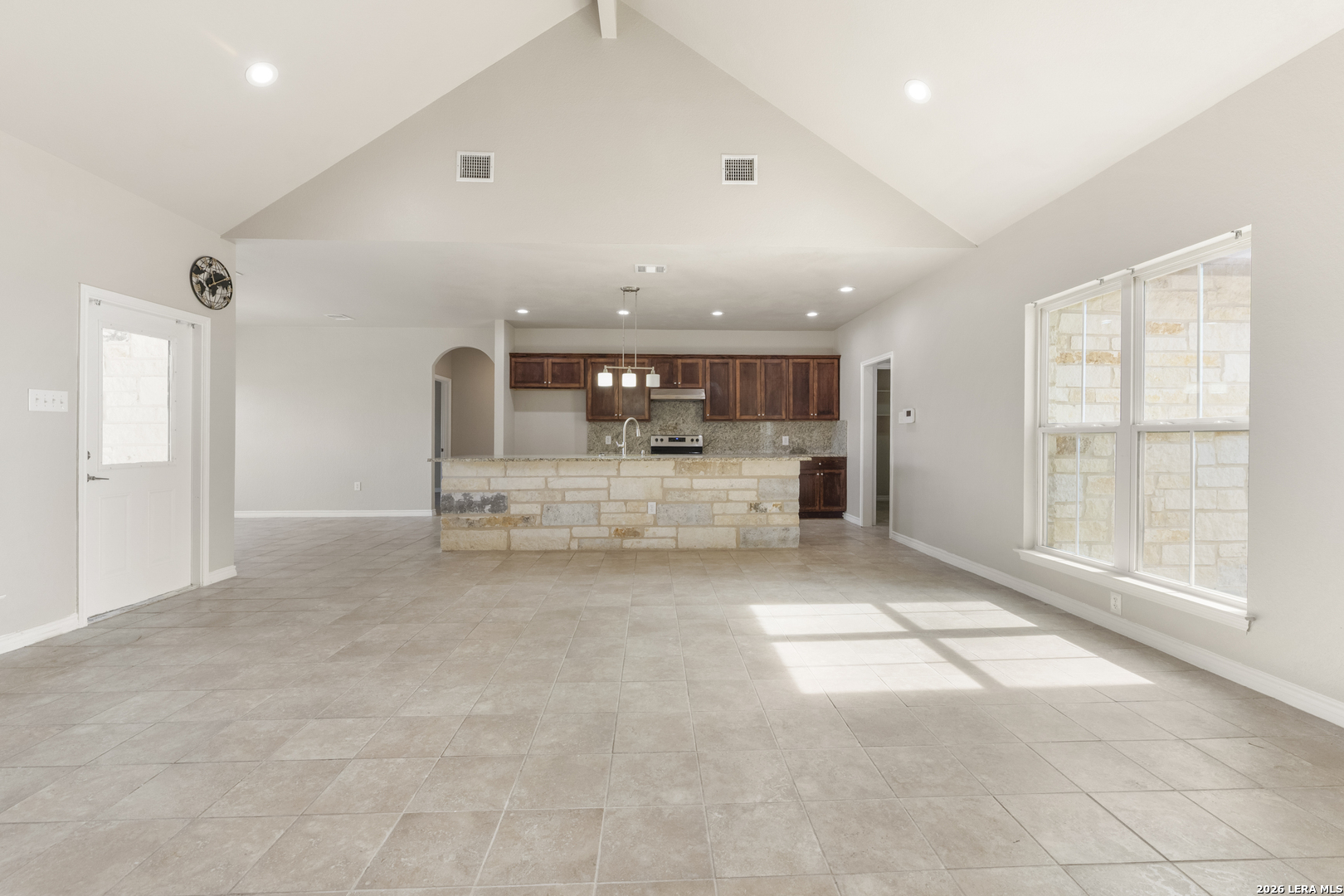 200 Lakeview Cir
