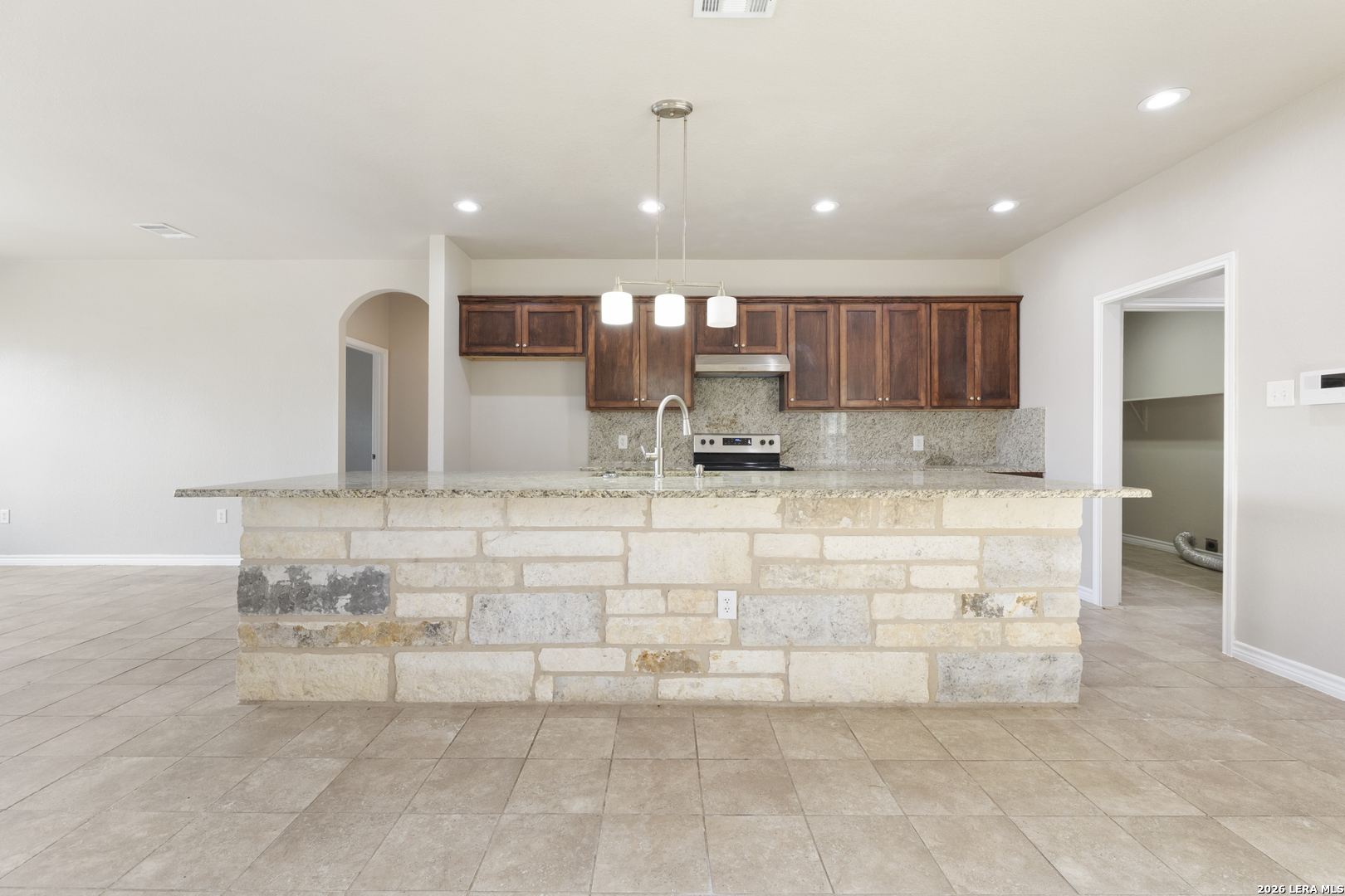 200 Lakeview Cir