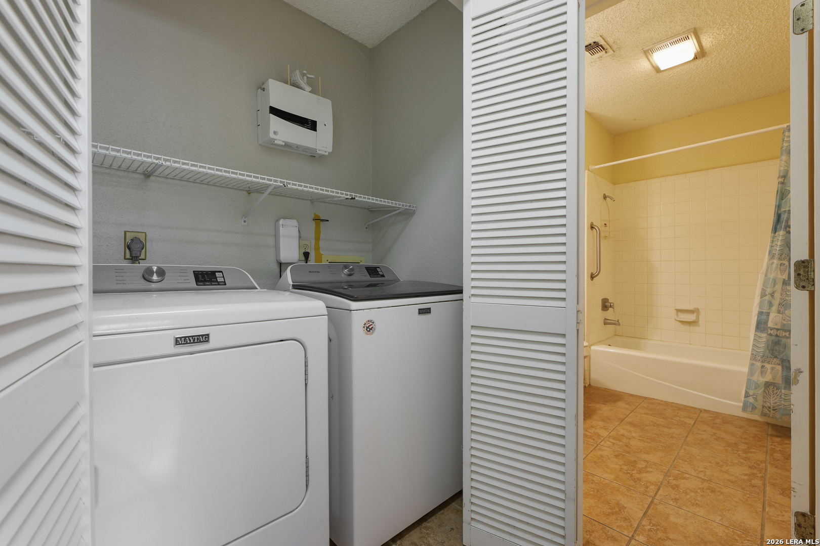 4322 Center Oak Woods