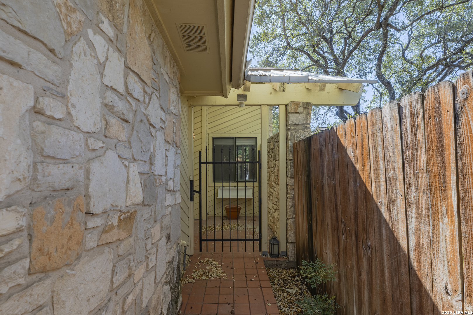 4322 Center Oak Woods