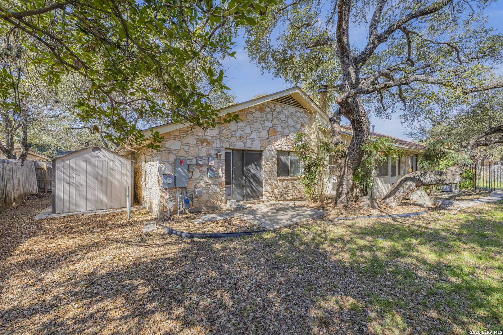 4322 Center Oak Woods