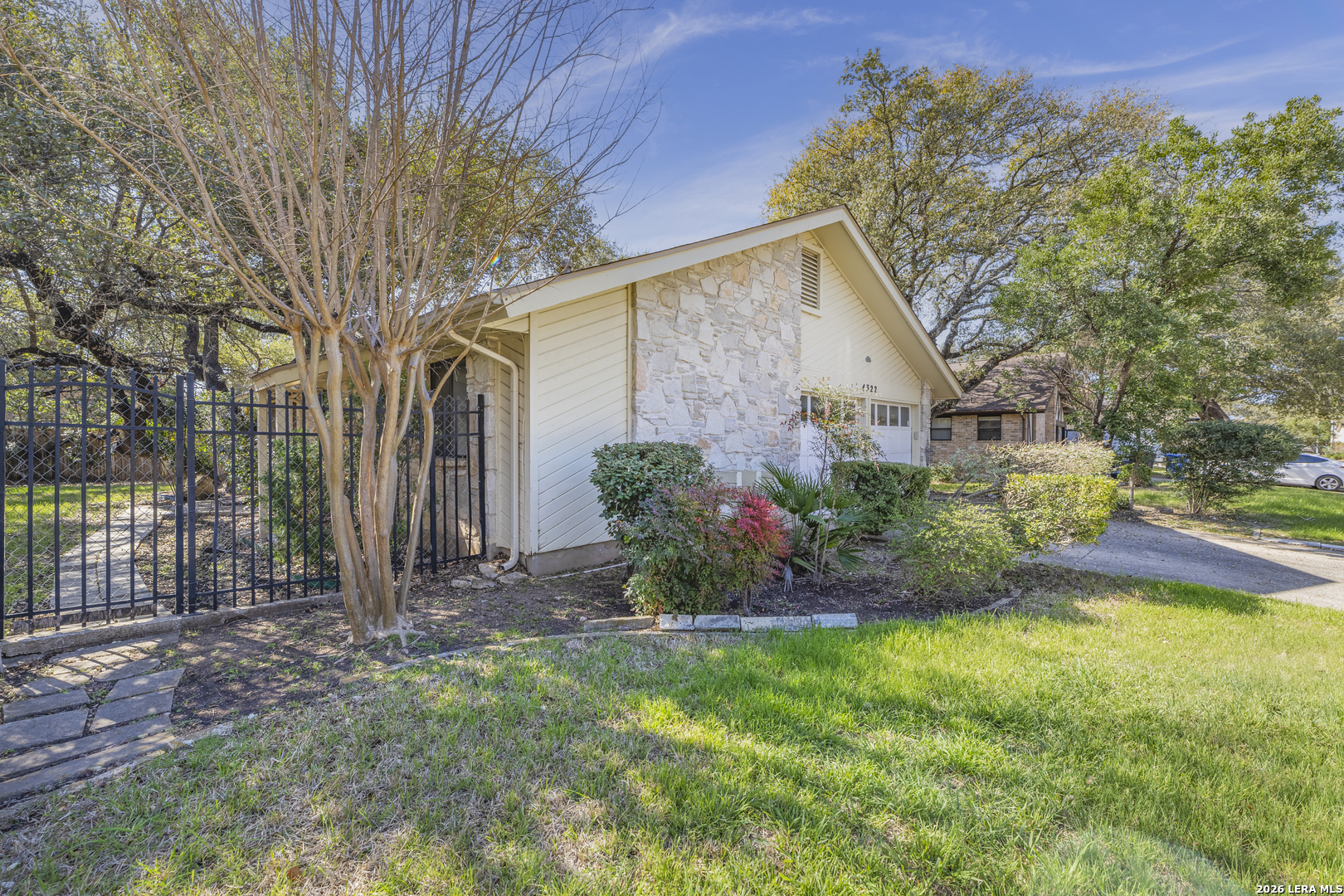 4322 Center Oak Woods