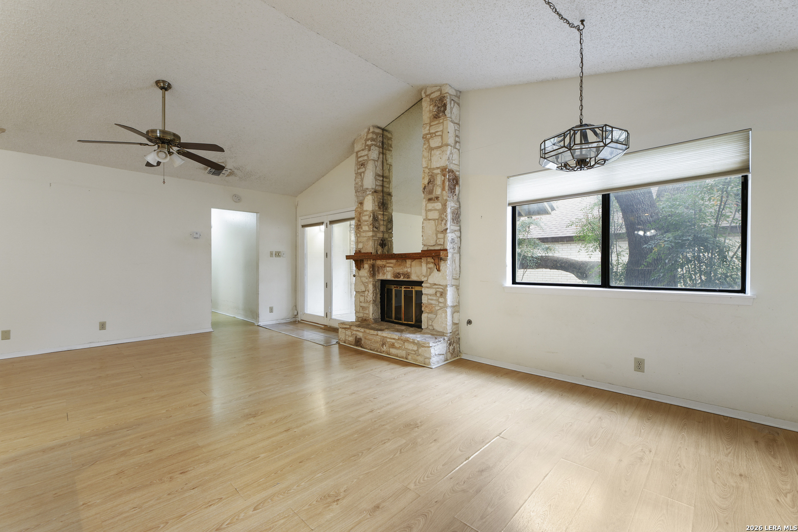 4322 Center Oak Woods