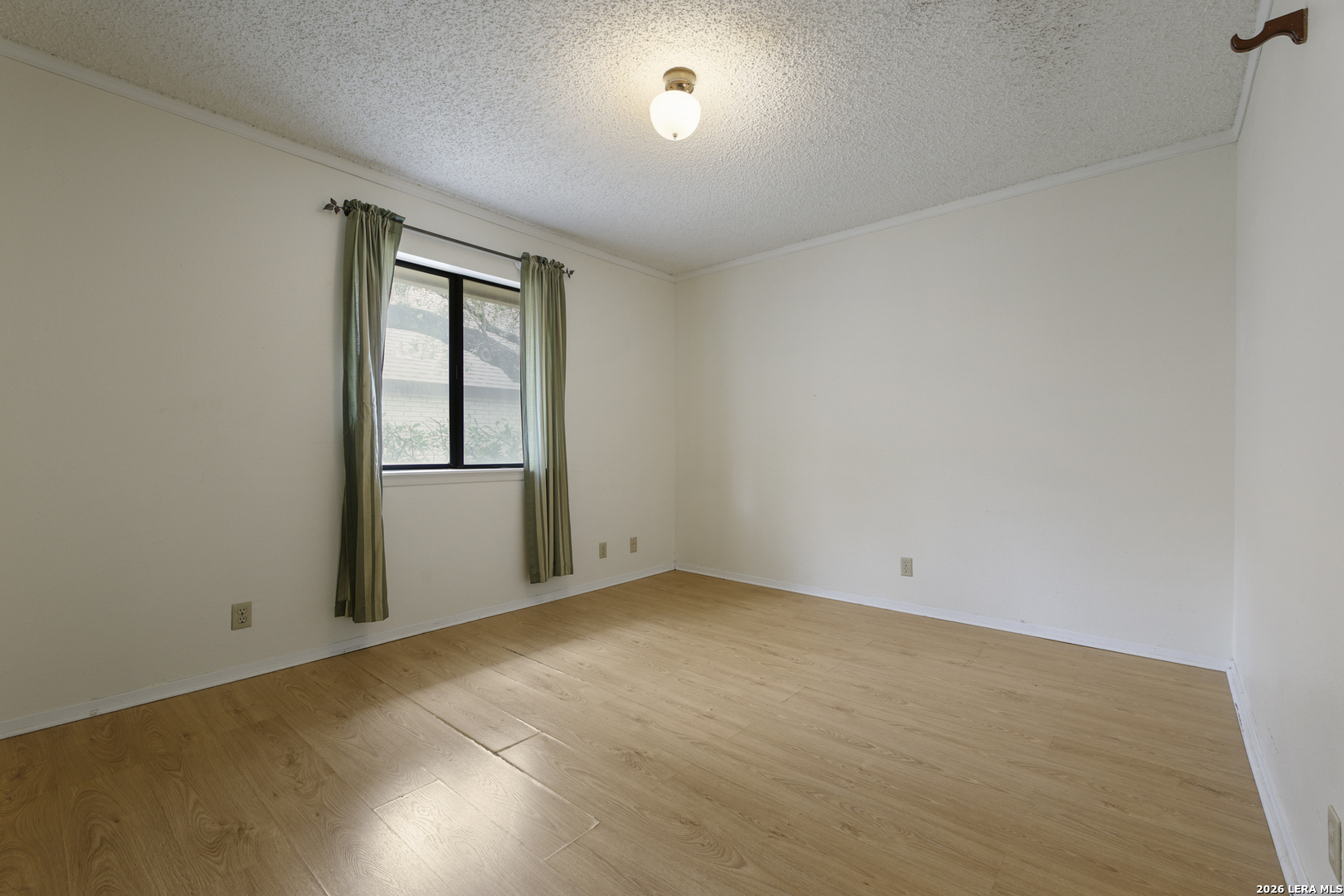 4322 Center Oak Woods