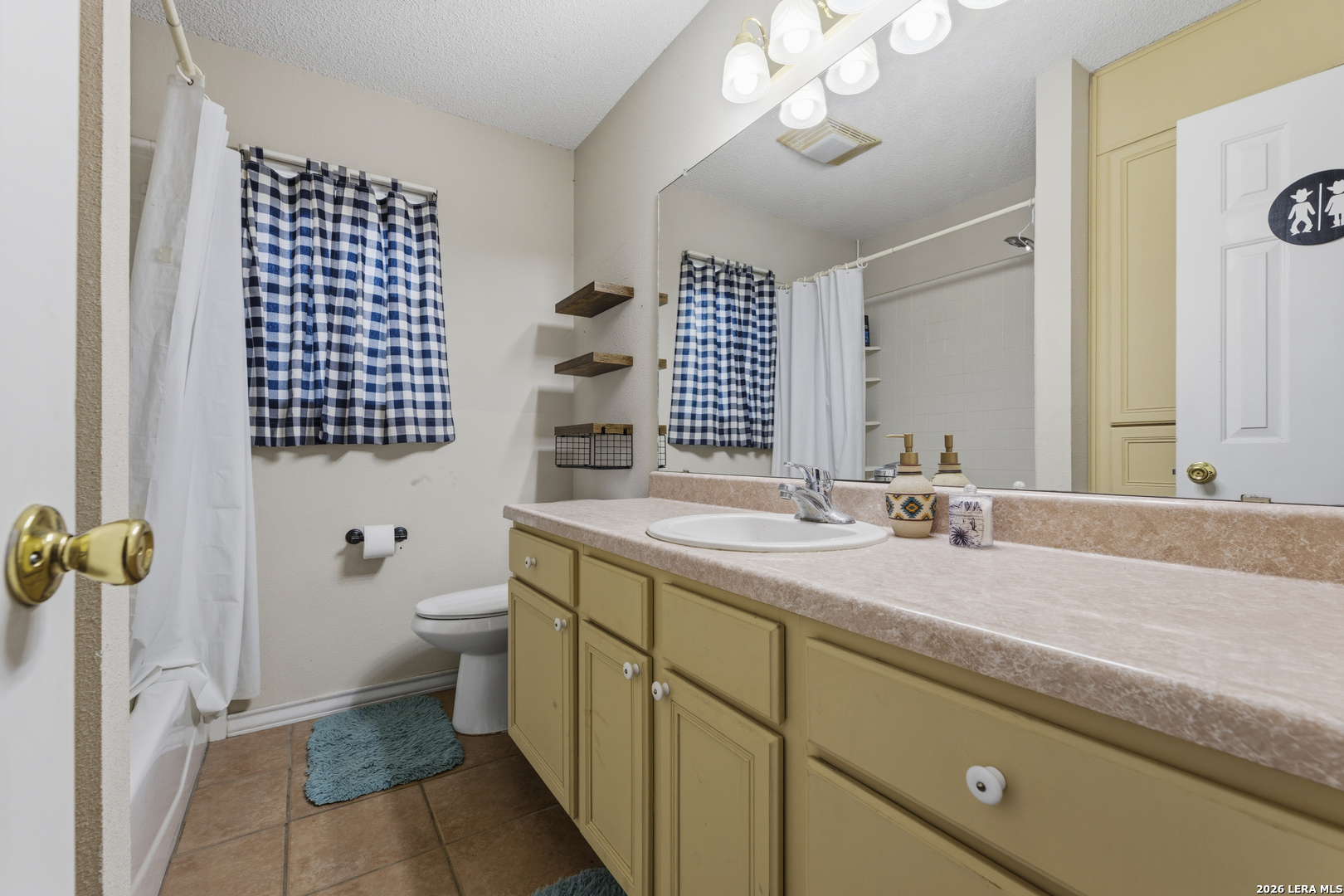126 WOODLAND DR