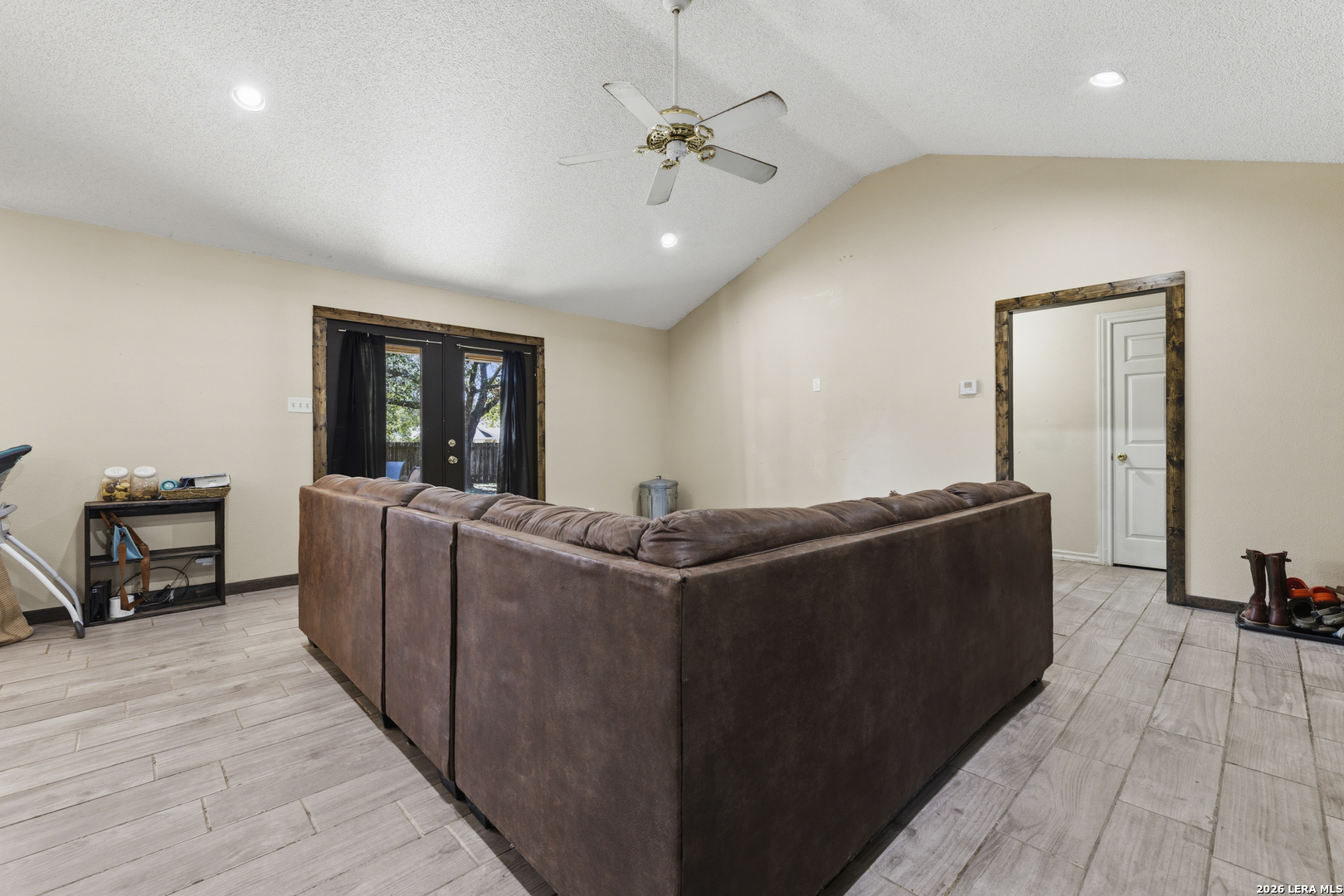 126 WOODLAND DR