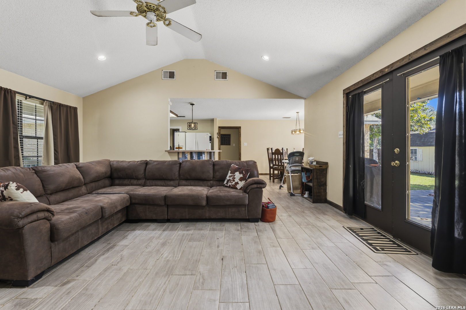 126 WOODLAND DR