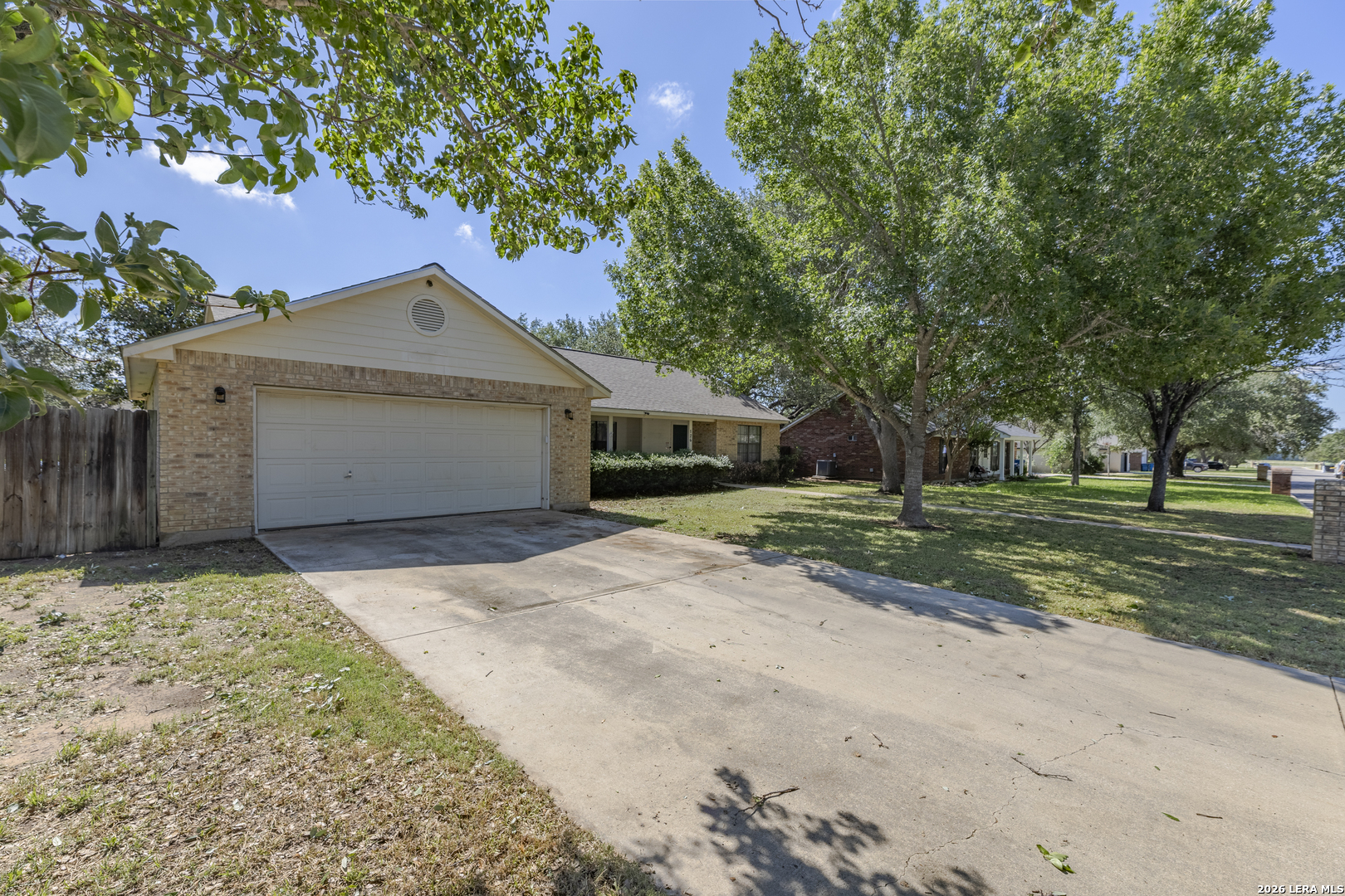 126 WOODLAND DR