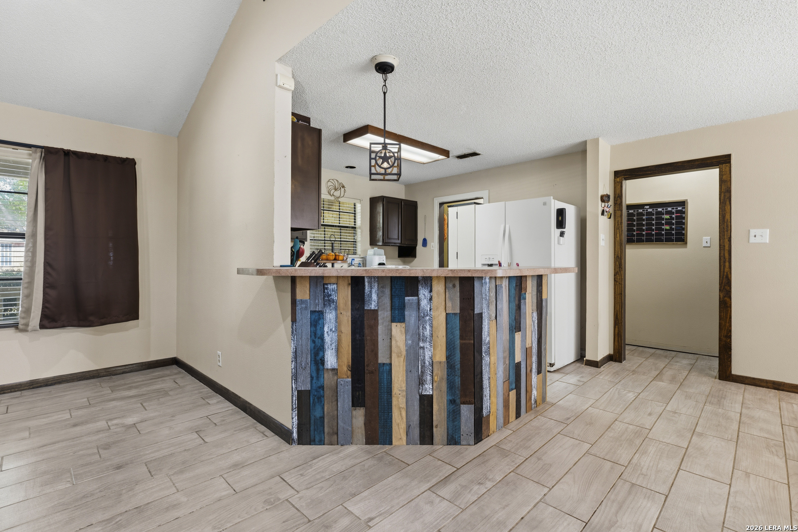 126 WOODLAND DR