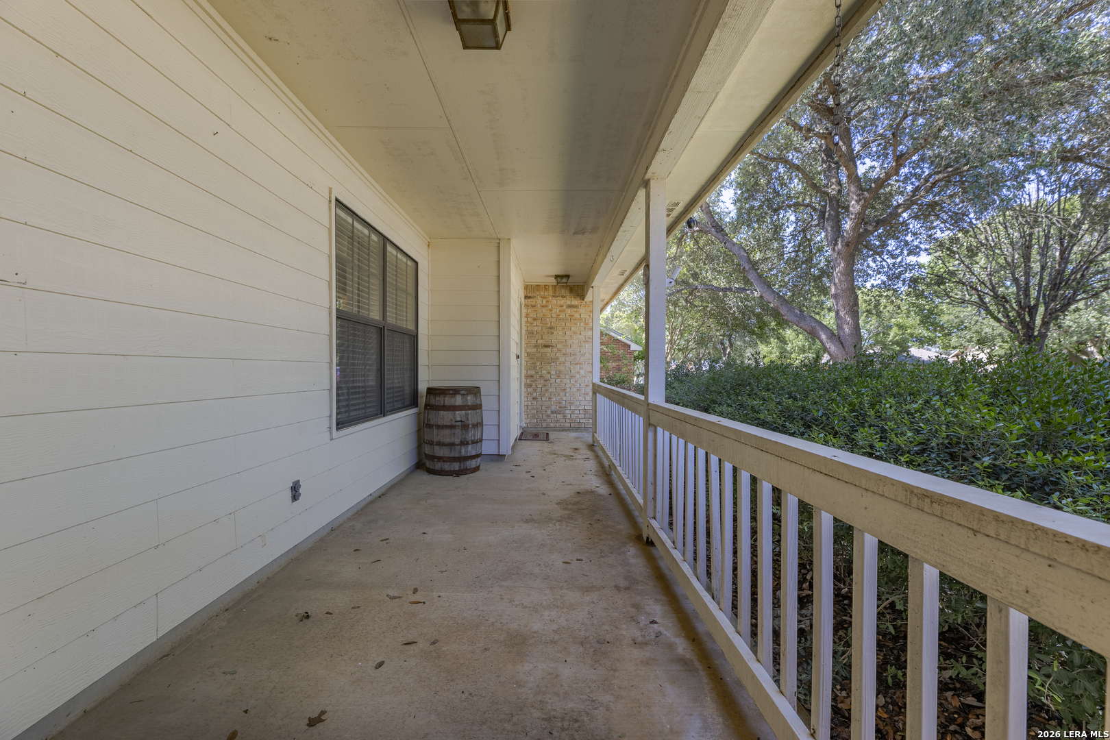 126 WOODLAND DR
