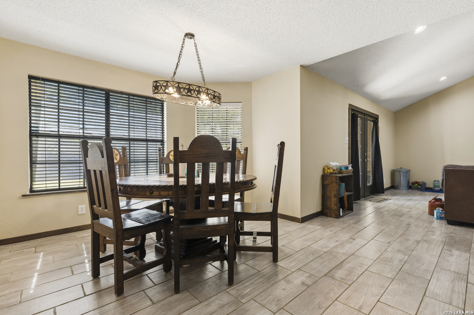 126 WOODLAND DR