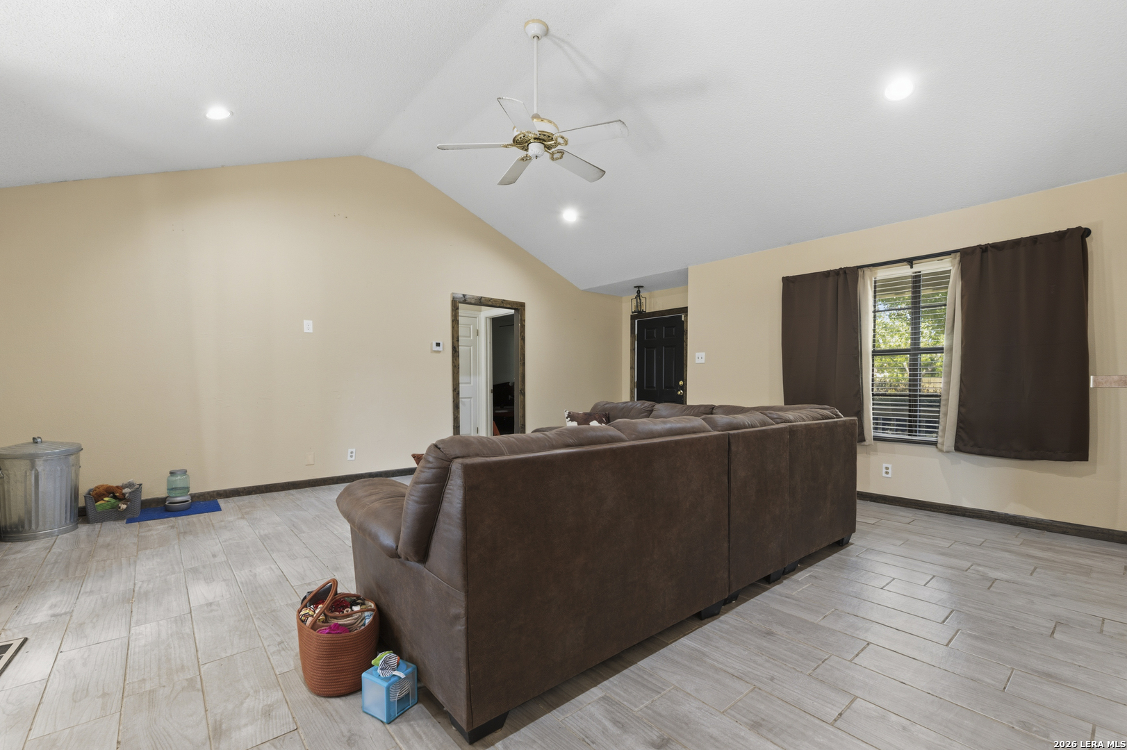 126 WOODLAND DR