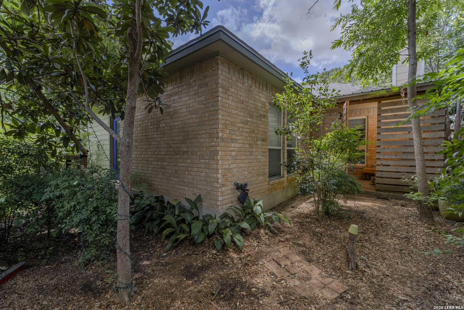 2039 Thicket Trail Dr
