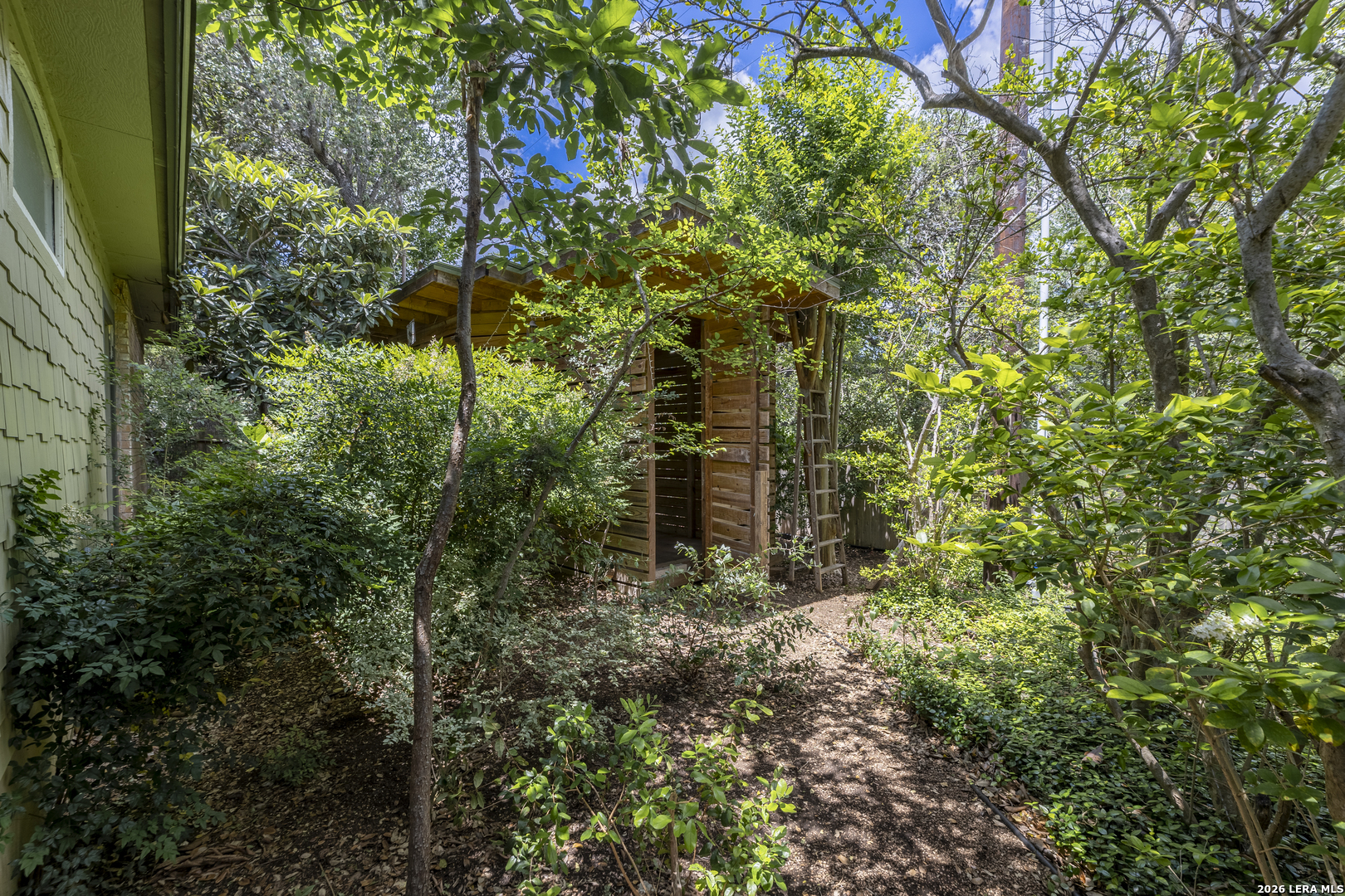 2039 Thicket Trail Dr