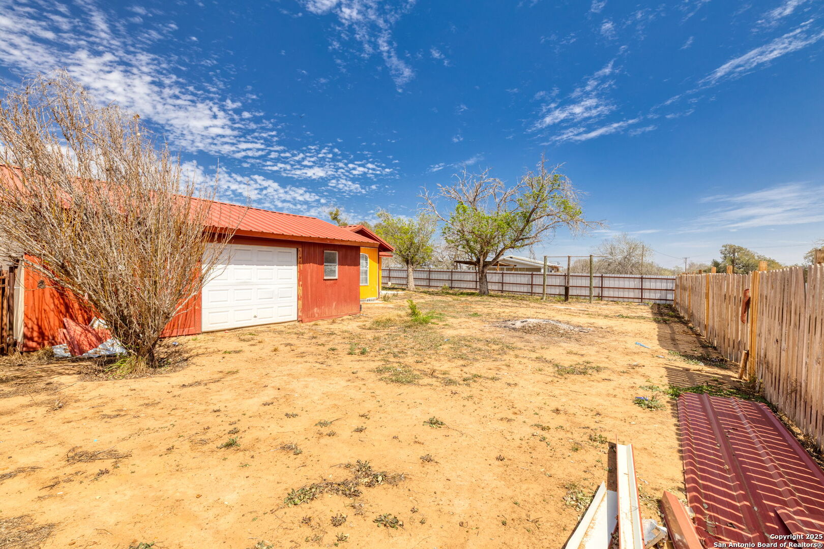 13934 N INTERSTATE 35