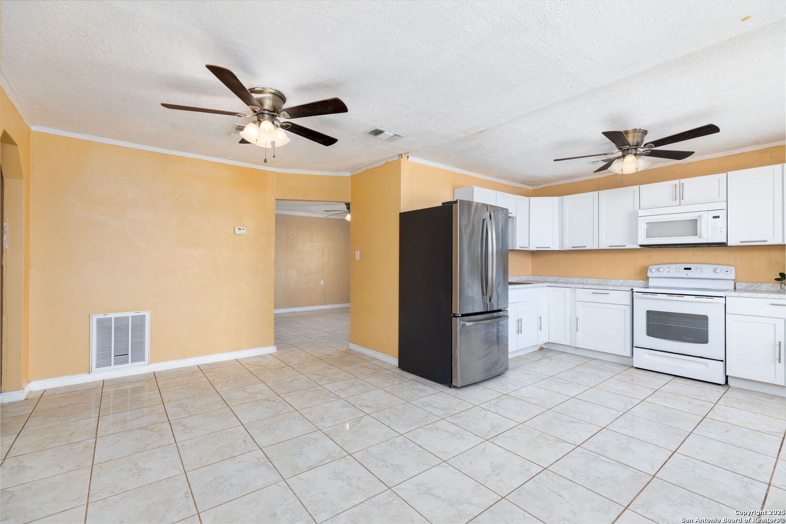 13934 N INTERSTATE 35