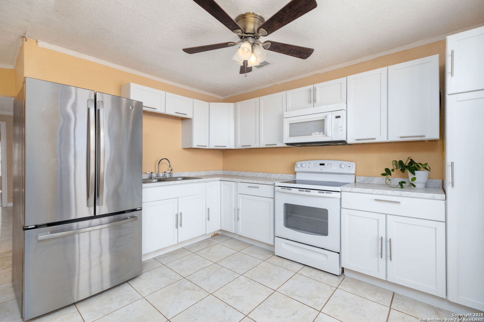 13934 N INTERSTATE 35
