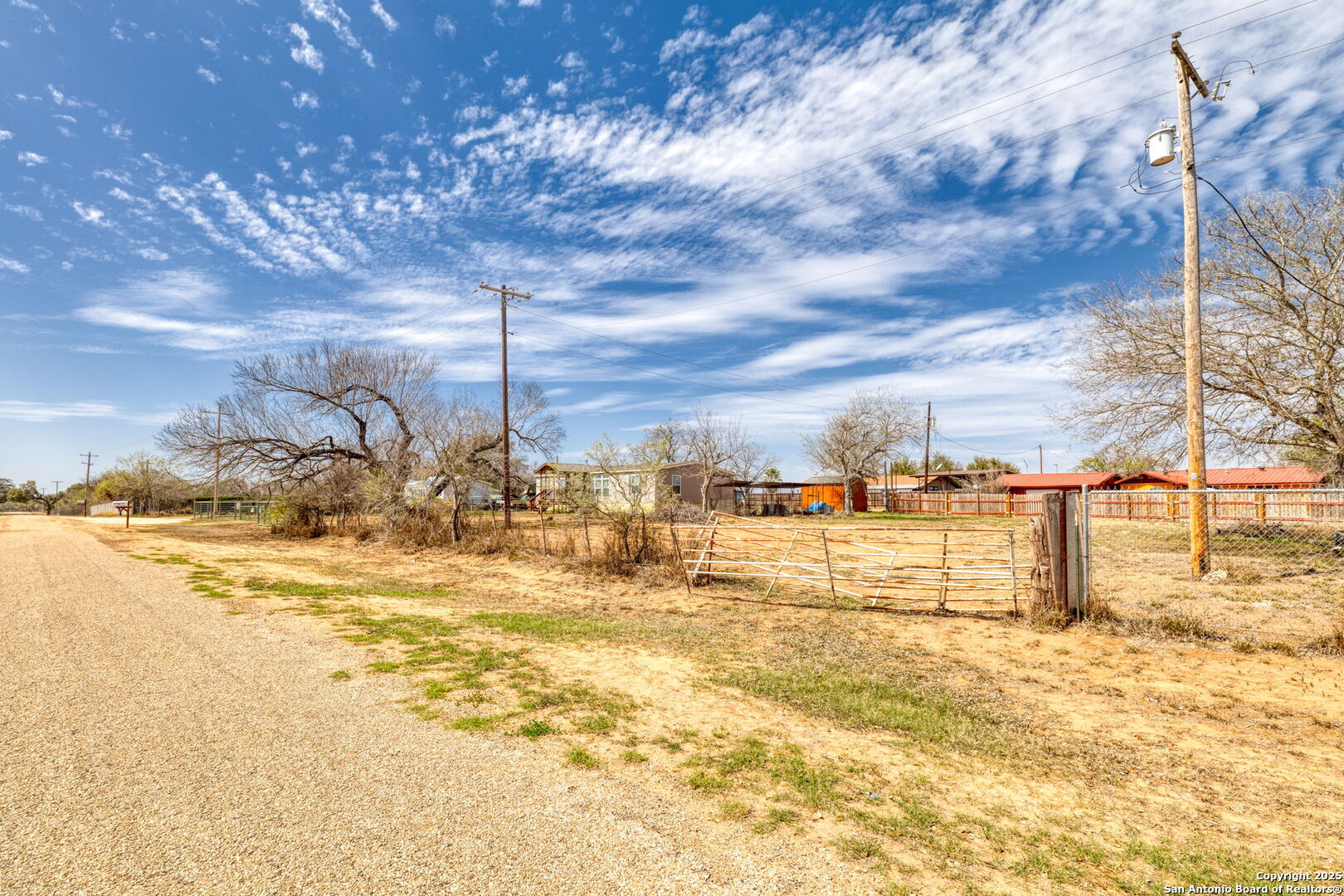 13934 N INTERSTATE 35