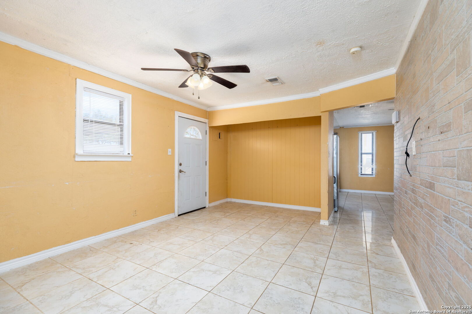 13934 N INTERSTATE 35