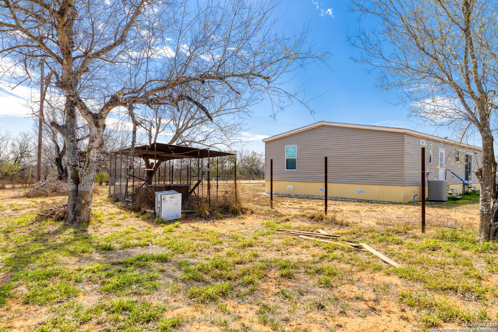13934 N INTERSTATE 35