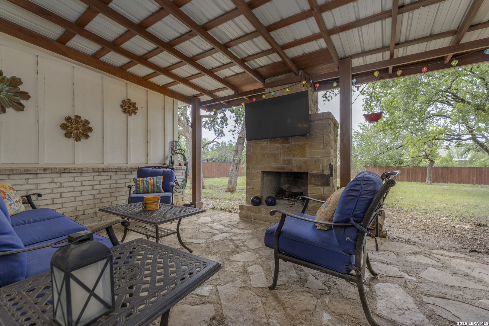 1516 KINGS RANCH RD