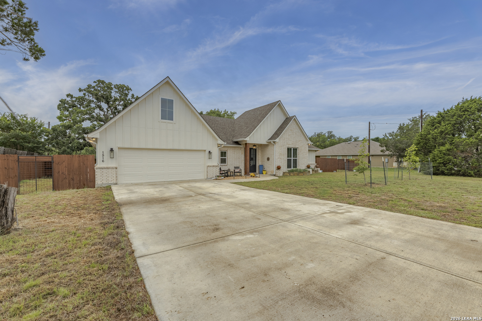 1516 KINGS RANCH RD