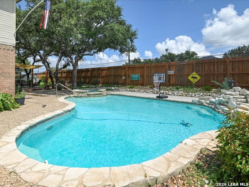 9049 Sarasota Woods