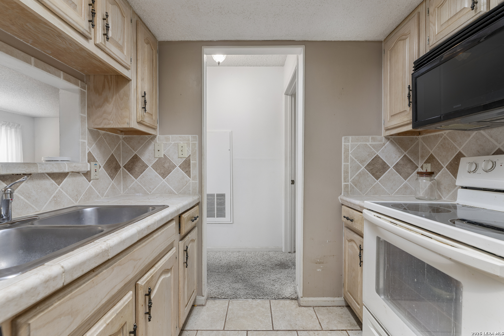 11843 Braesview 913