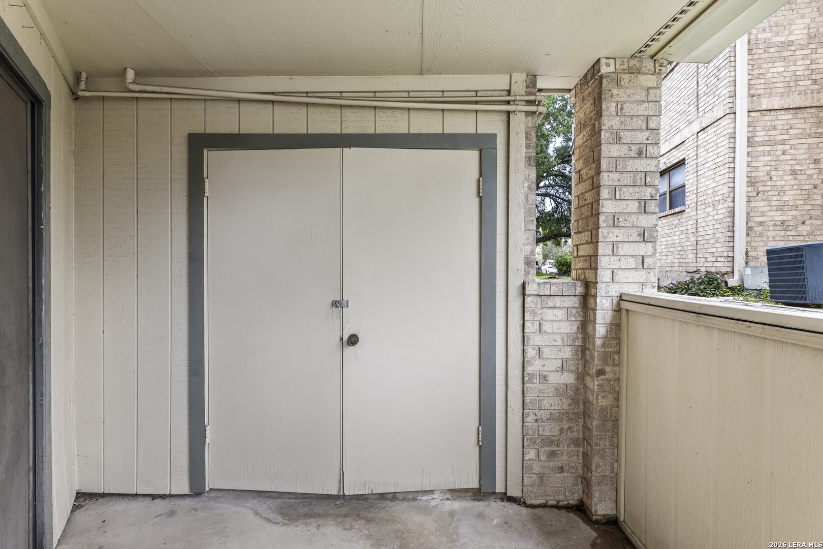 11843 Braesview 913
