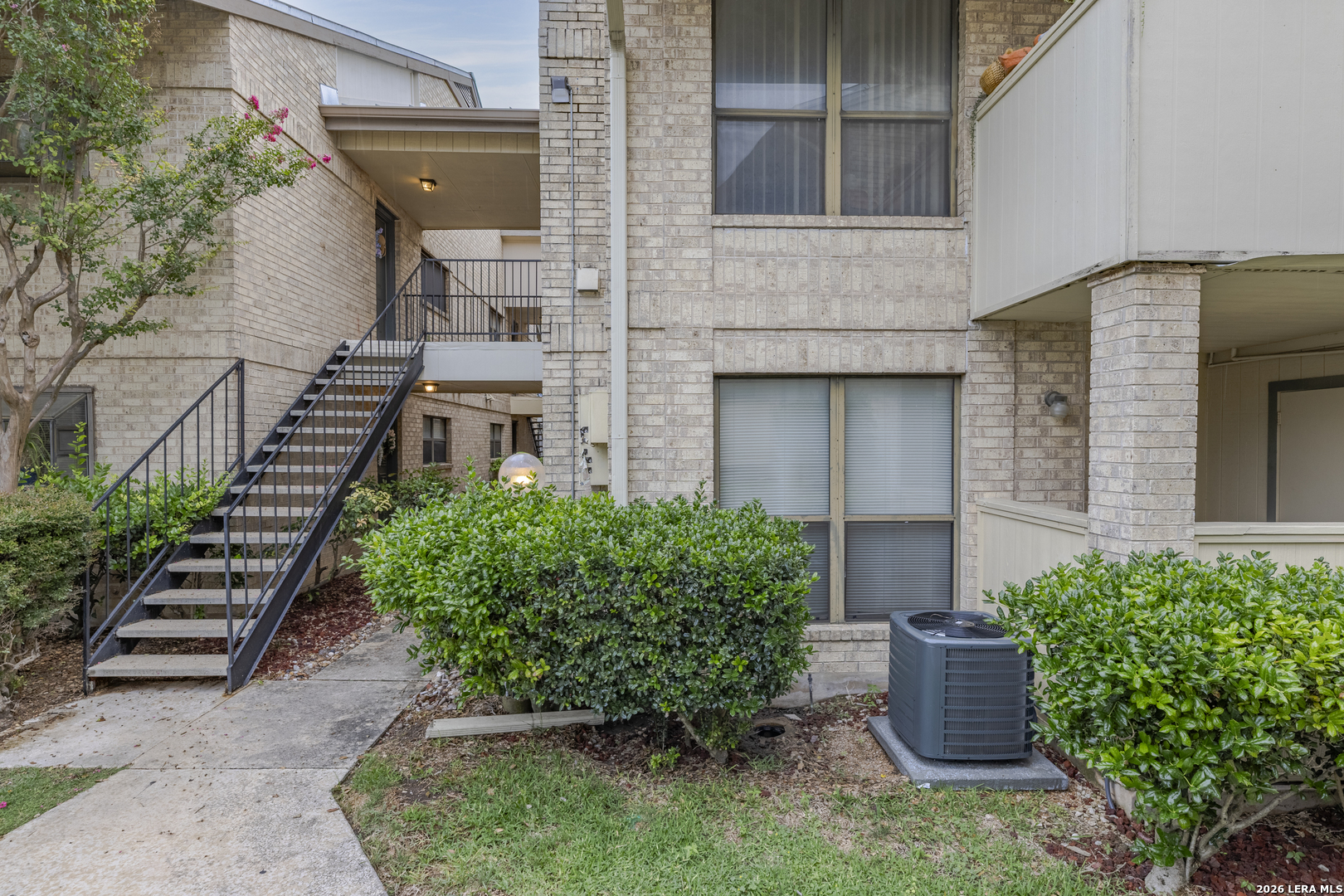 11843 Braesview 913