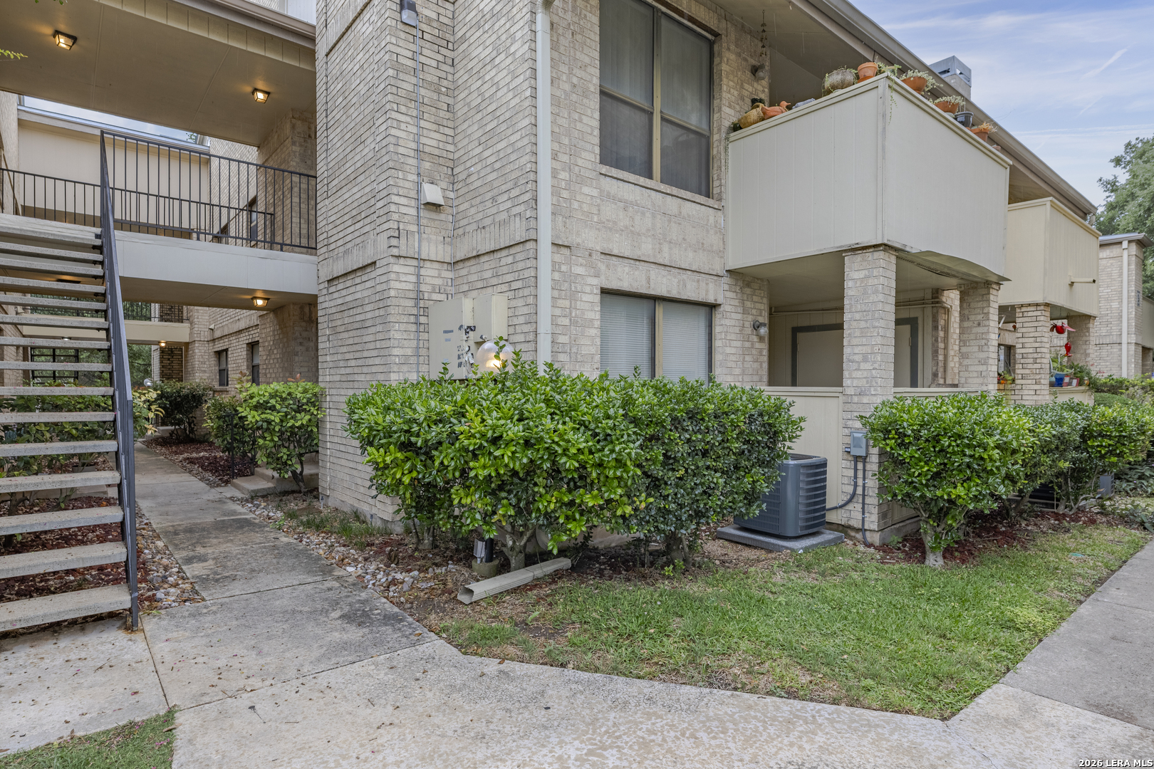 11843 Braesview 913