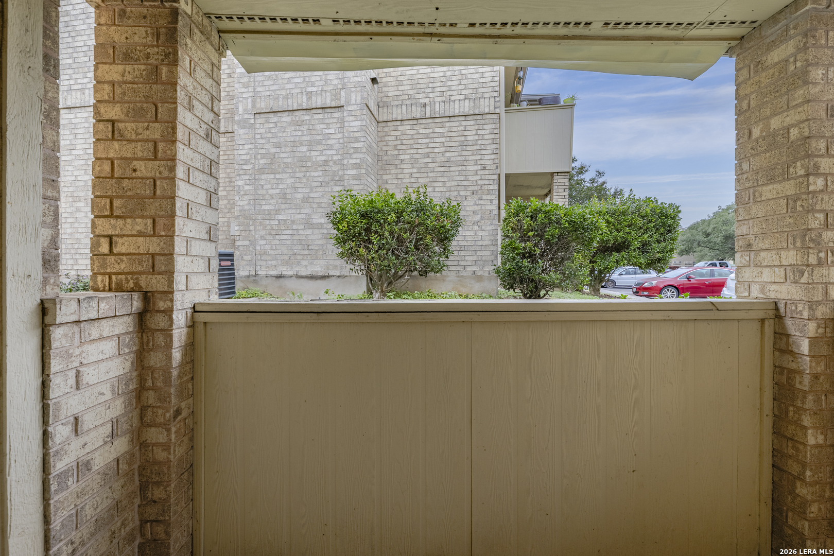 11843 Braesview 913