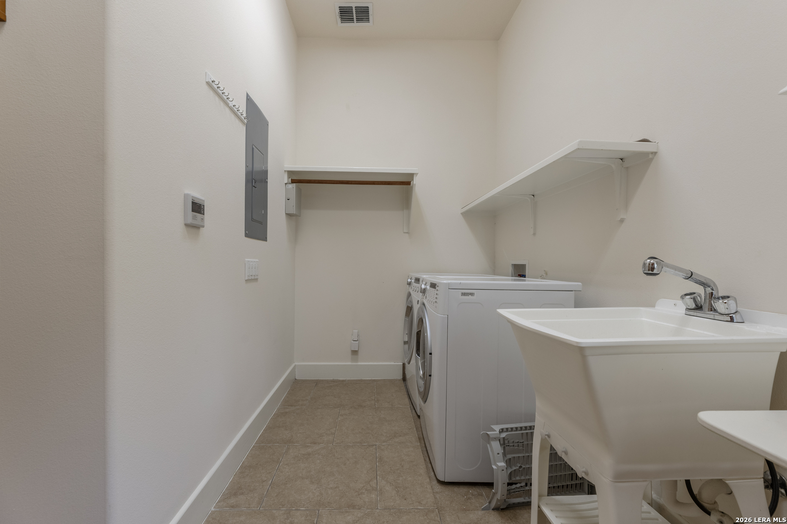 410 QUEEN ANNE CT