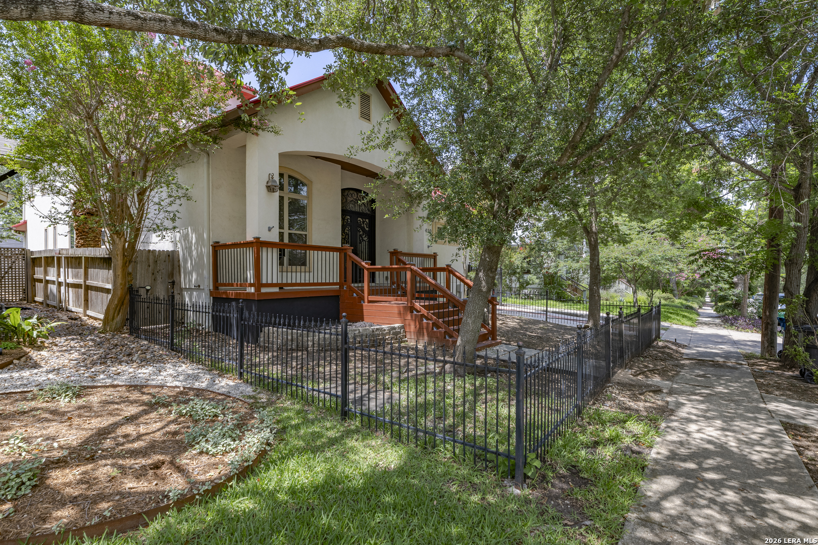 410 QUEEN ANNE CT