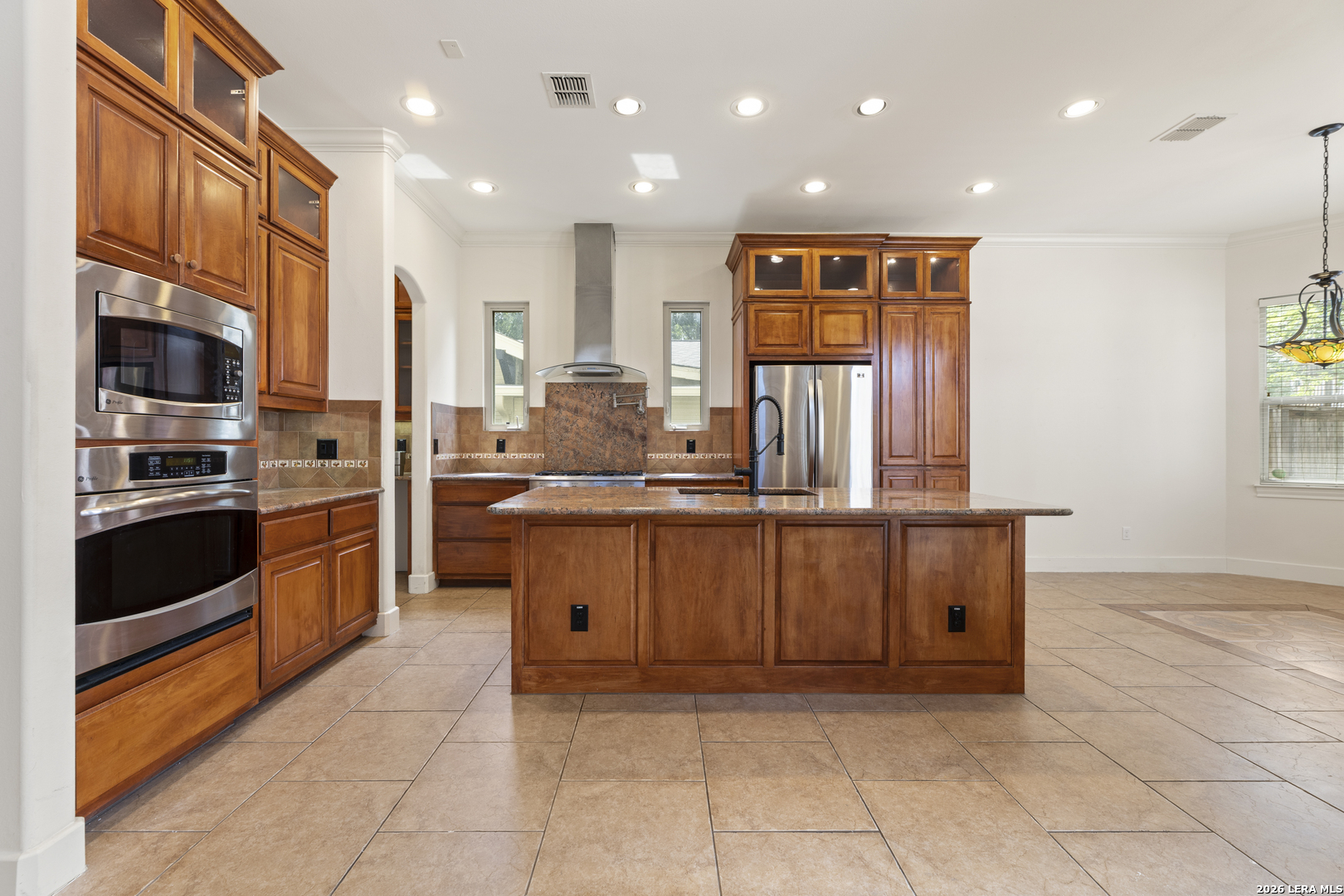 410 QUEEN ANNE CT