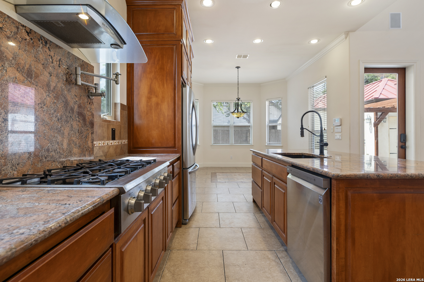410 QUEEN ANNE CT
