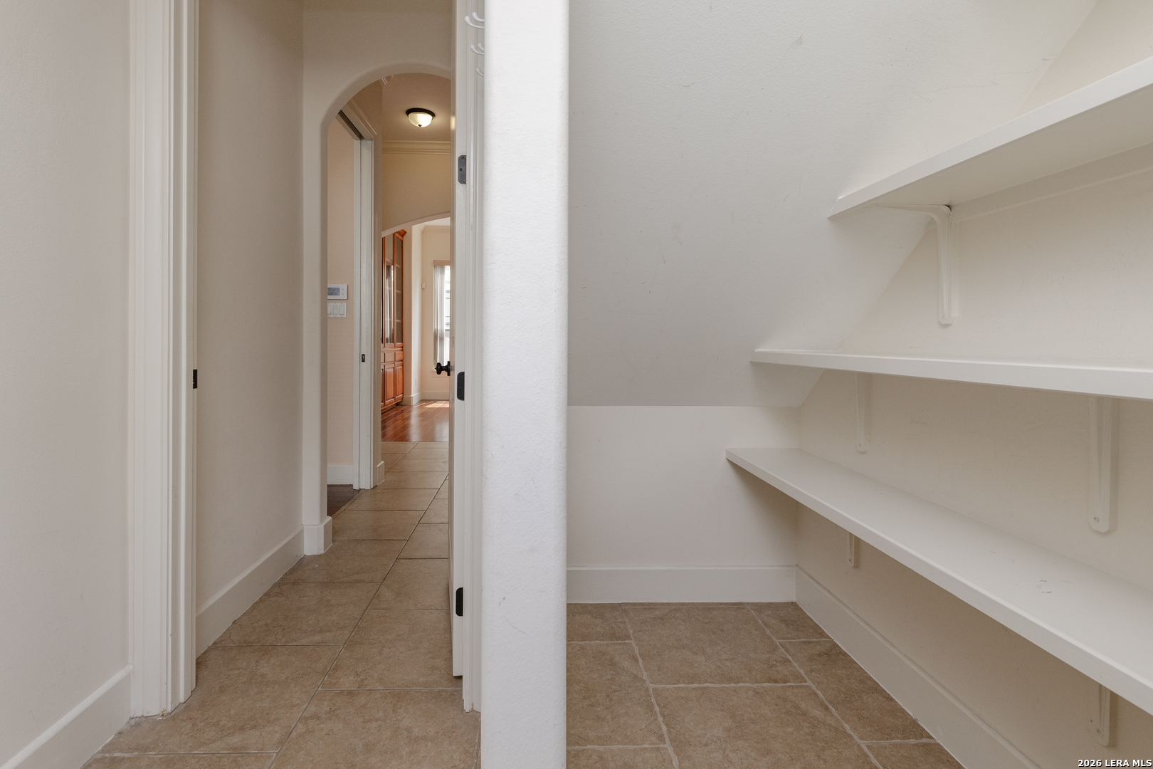 410 QUEEN ANNE CT