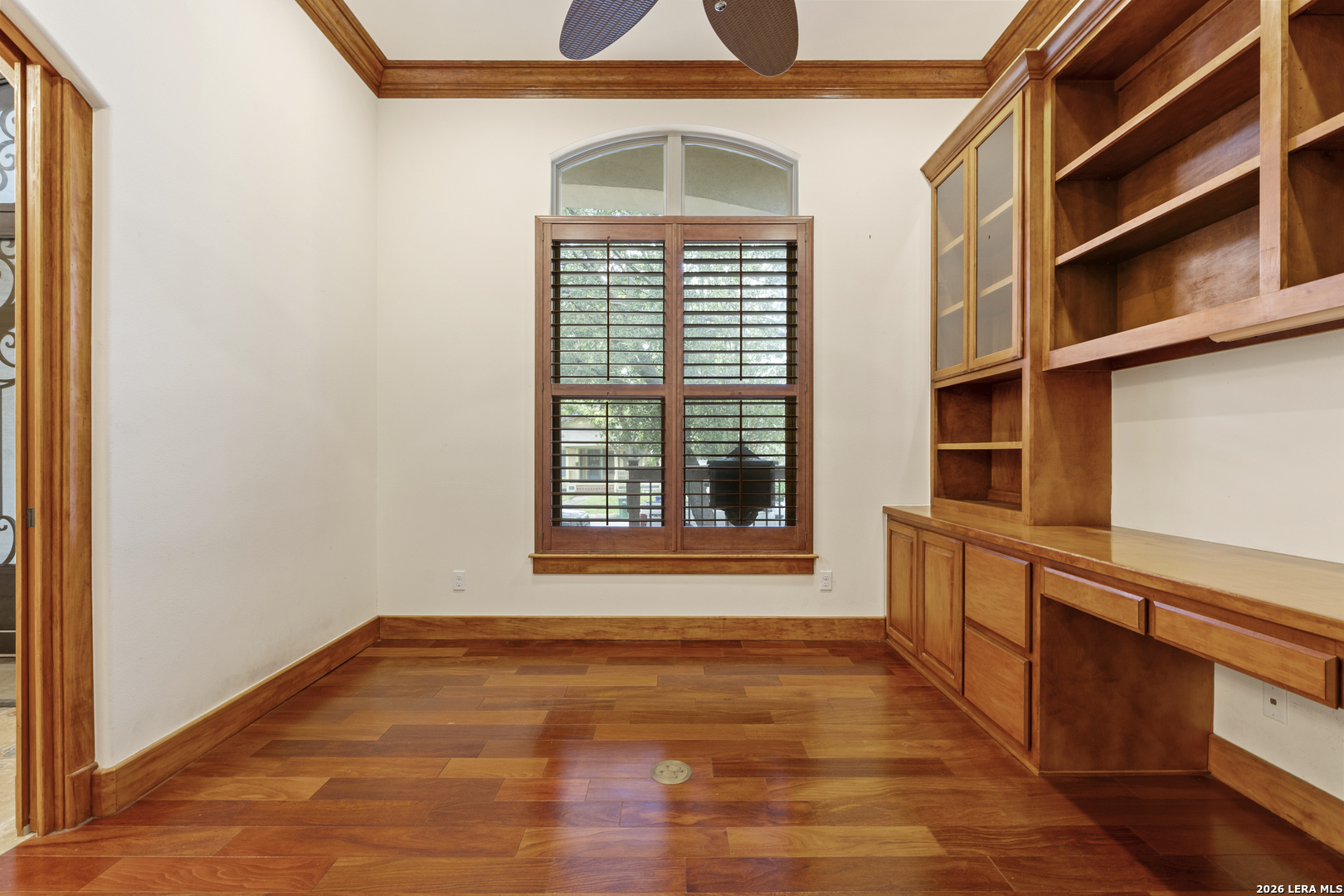 410 QUEEN ANNE CT