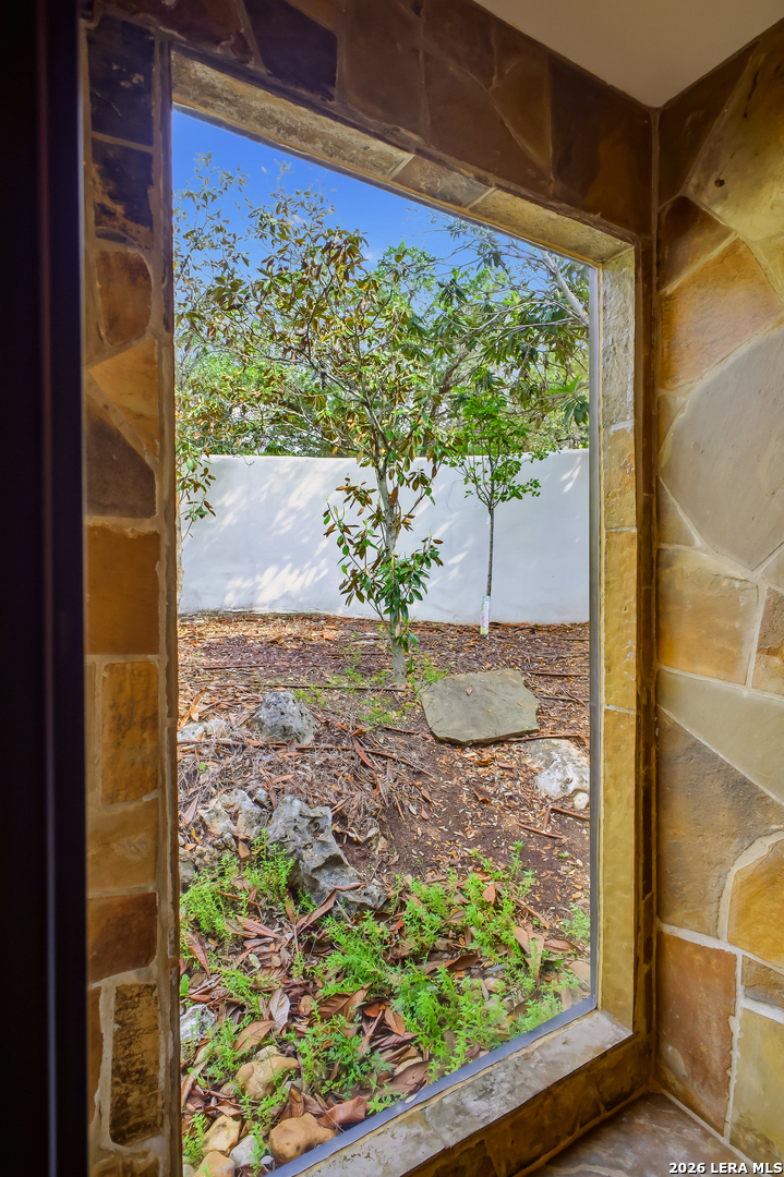 1726 GREYSTONE RDG