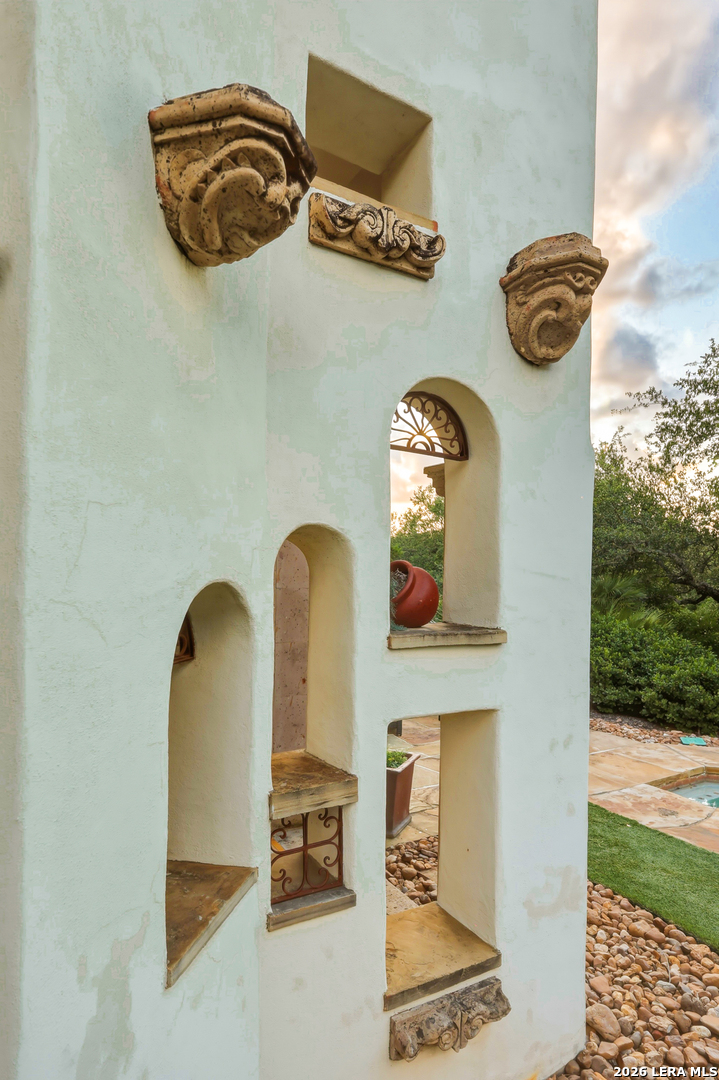 1726 GREYSTONE RDG