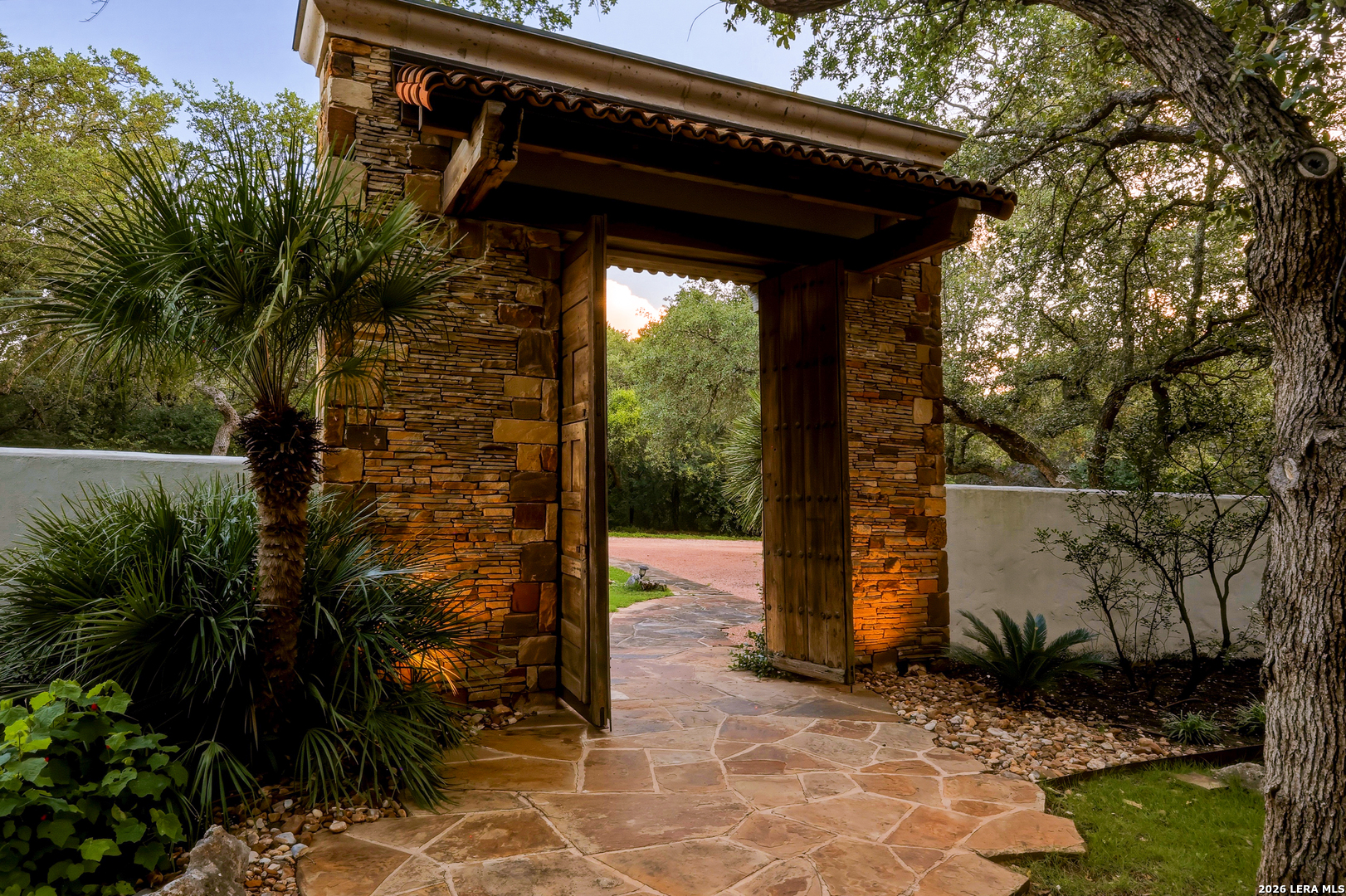 1726 GREYSTONE RDG