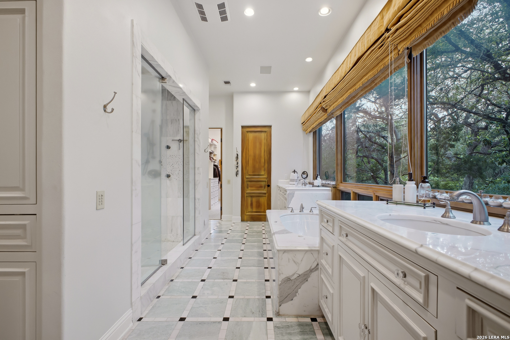 1726 GREYSTONE RDG