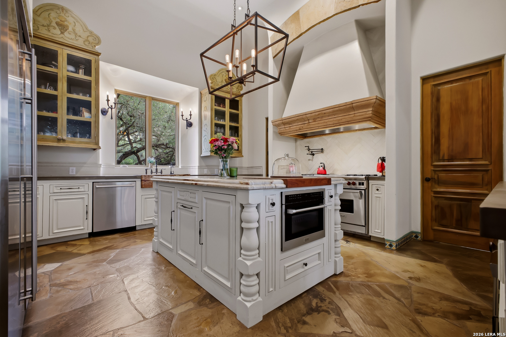 1726 GREYSTONE RDG